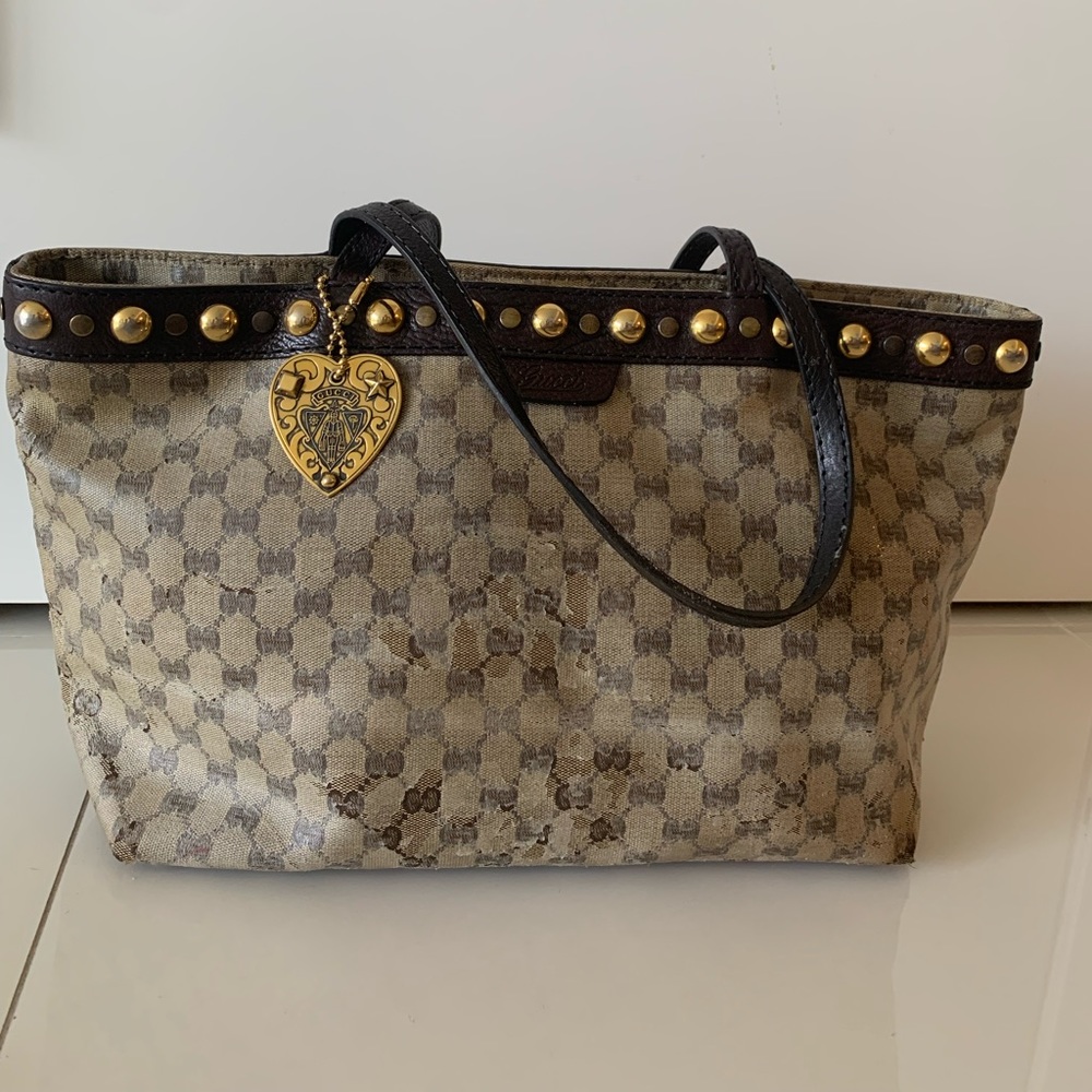Beautiful gucci tote bag needs repair. spacious